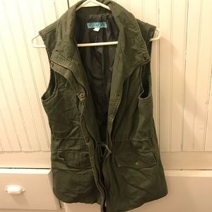 Anorak style olive green long zip up vest